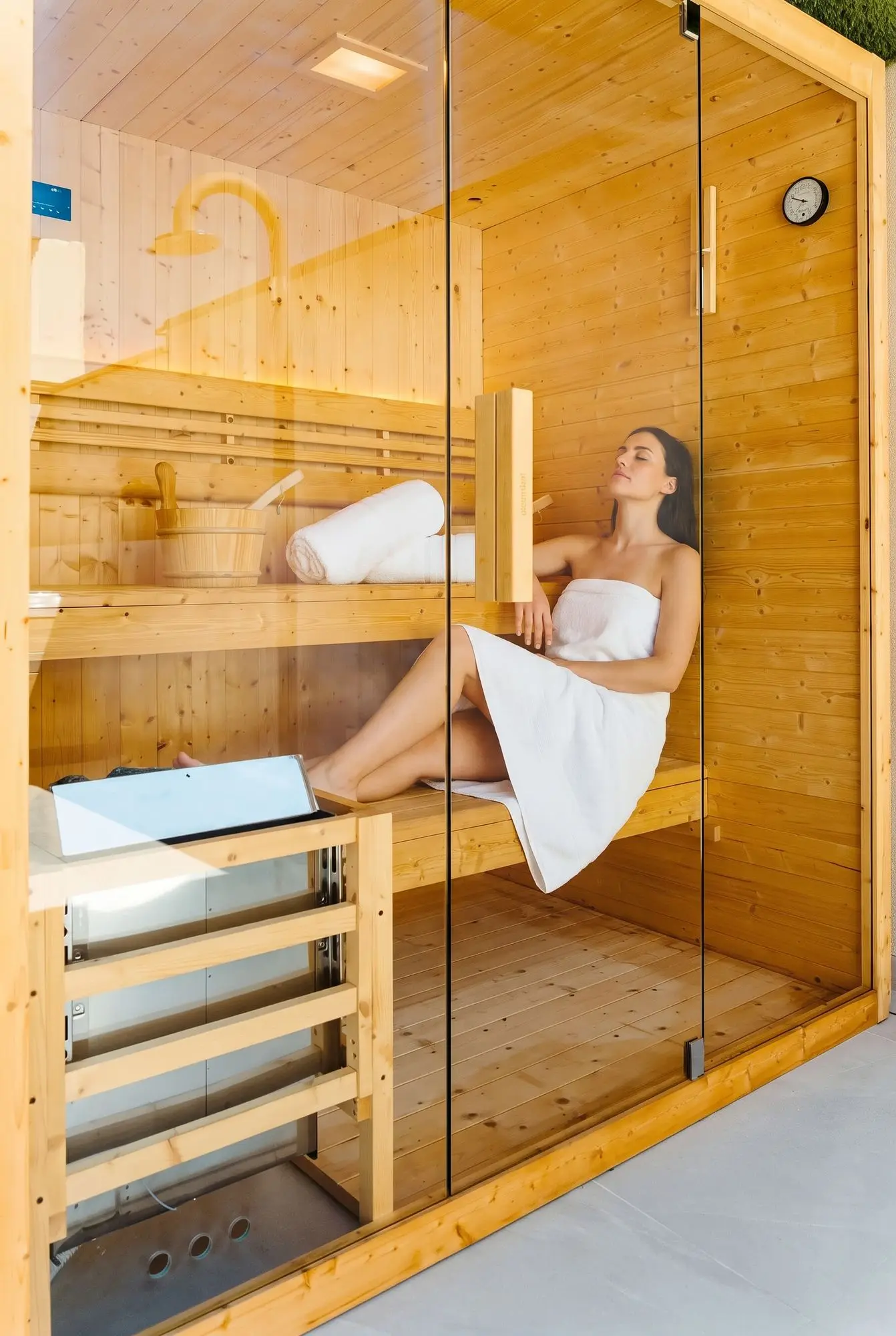 La sauna in legno all’aperto, in terrazza